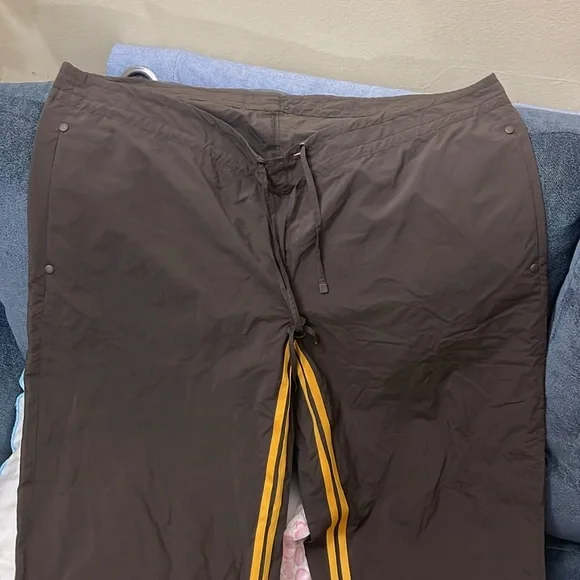 TheOpen Product Brown Striped Lounge Pants
by TheOpen Product - Picture 8 of 12